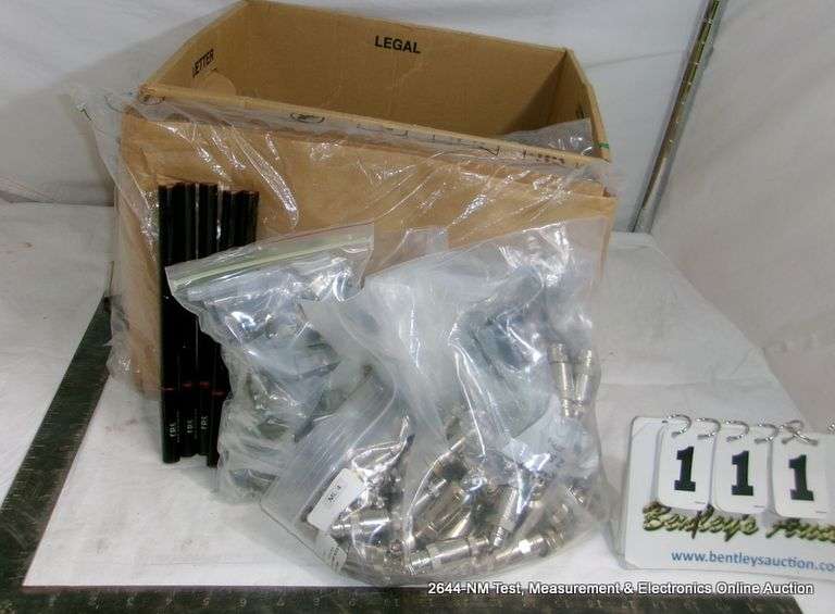 BOX: ASSORTED ELECTRONIC CONNECTORS