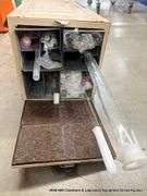 METAL CABINET W/ ASSORTED GLASSWARE