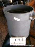 SMALL PLASTIC TRASH CAN