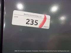 TENNSCO GREY METAL 2-DOOR STORAGE CABINET