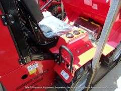 AGT INDUSTRIAL SDA-140W RUBBER TIRE RIDE ON MINI SKID LOADER - 15HP