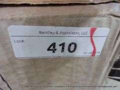 BOX: SWISSTRAX GARAGE FLOW PRO RIBTRAX GARAGE FLOORING TILES - SNAP TOGETHER - GREY 24-PCS