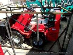 AGT INDUSTRIAL SDA-140W RUBBER TIRE RIDE ON MINI SKID LOADER - 15HP