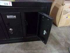 BLACK GLOBAL INDUSTRIAL 4-LOCKED DOOR SECURITY LOCKER