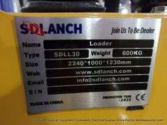 SD LANCH SDLL30 RUBBER TRACK STAND-ON MINI SKID LOADER - 15HP/IRL30