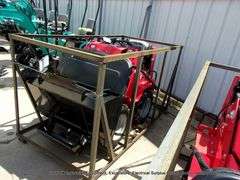 AGT INDUSTRIAL SDA-140W RUBBER TIRE RIDE ON MINI SKID LOADER - 15HP