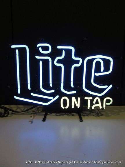 LITE ON TAP, 15" X 19"