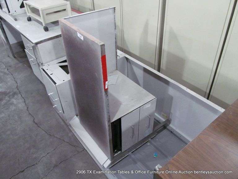 METAL DESK W/ LEFT HAND RETURN, 60" X 30" X 29"