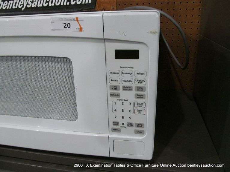 GE WHITE HOUSEHOLD MICROWAVE OVEN MODEL: JES2051DN4WW