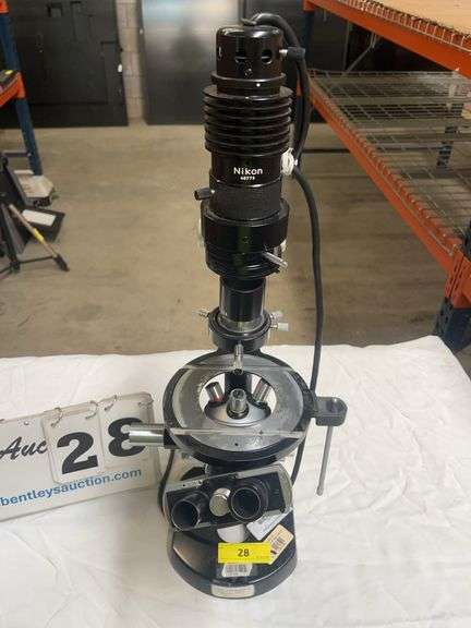 NIKON INVERTED PHASE CONTRAST MICROSCOPE