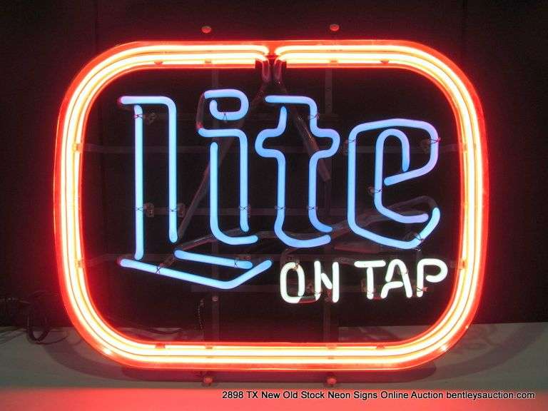 LITE BORDER SMALL ON TAP, 21" X 17"