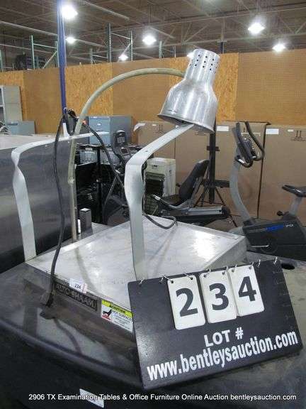 ALTO-SHAAM COMMERCIAL FOOD WARMING/CARVING STATION