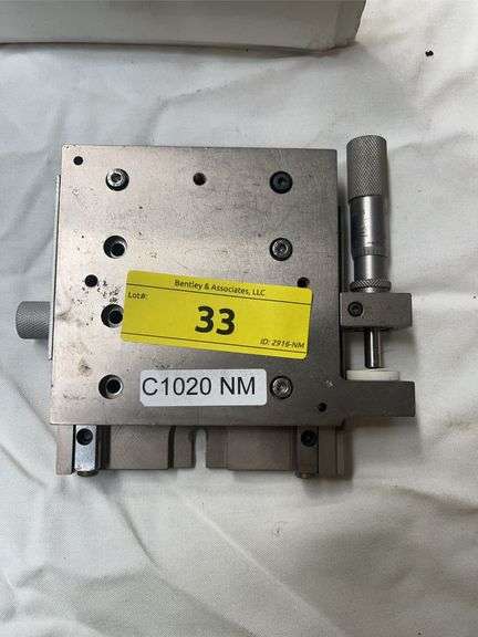 MANUAL LINEAR TRANSLATION STAGE W/ MICROMETER HEAD