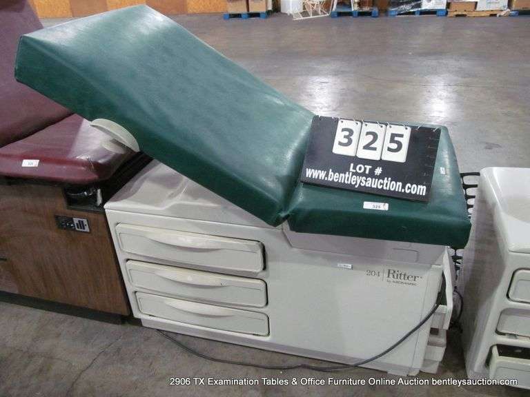 RITTER 204 MEDICAL EXAM TABLE W/ PUSH THROUGH DRAWERS