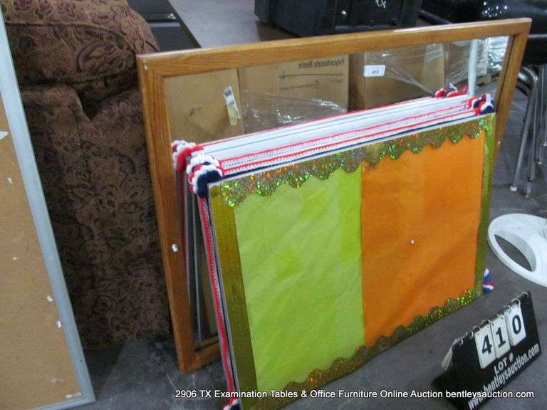 LOT 5: 1-WOODEN FRAMED MIRROR, 4 ALUMINUM FRAMED CORK BULLETIN BOARDS