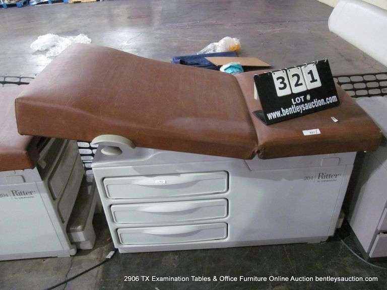 RITTER 204 MEDICAL EXAM TABLE W/ PUSH THROUGH DRAWERS