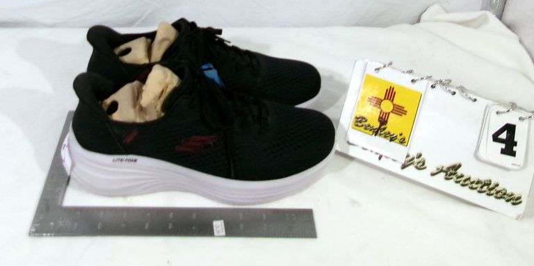 SKECHERS SWIFT FIT MEN'S SHOE, SIZE 11