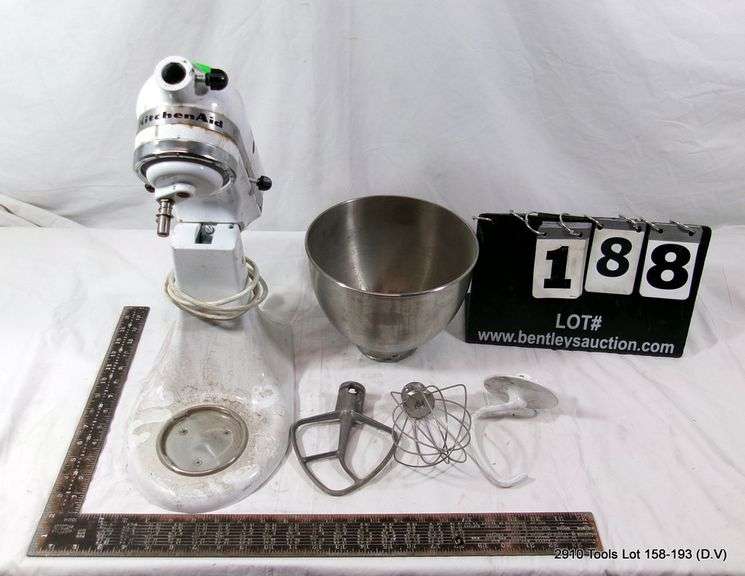 KITCHEN AID CLASSIC SERIES 4.5 QUART STAND MIXER