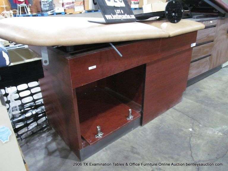 MEDICAL EXAM TABLE W/ DRAWERS