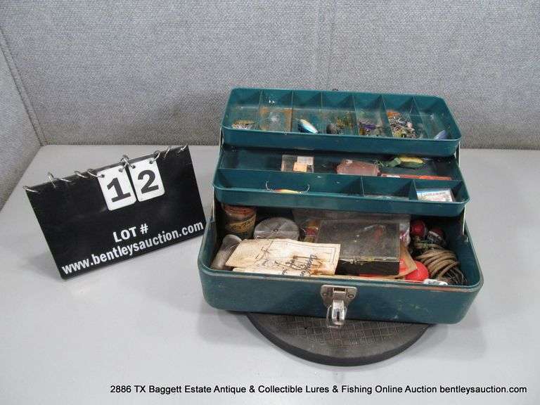 UNION TACKLE BOX W/ ASSORTED TACKLE & LURES