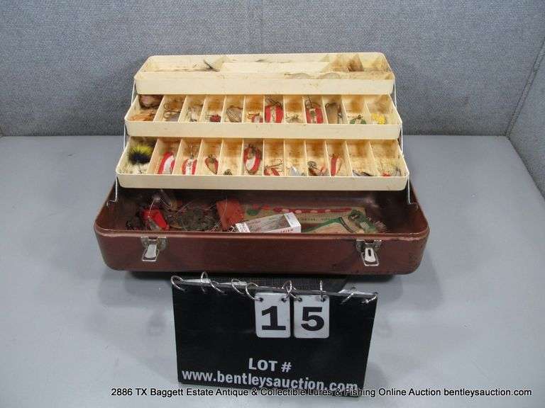 OLD PAL TACKLE BOX W/ ASSORTED TACKLE & LURES