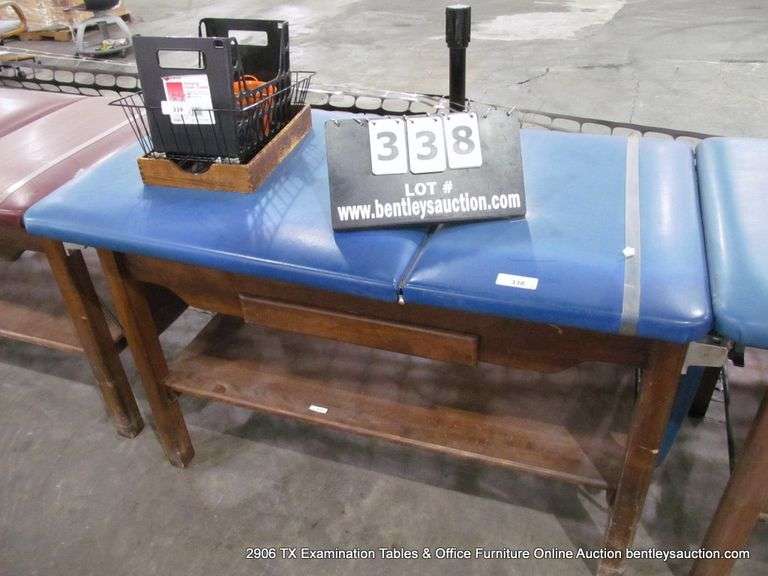 MEDICAL EXAM/MASSAGE TABLE W/ DRAWER