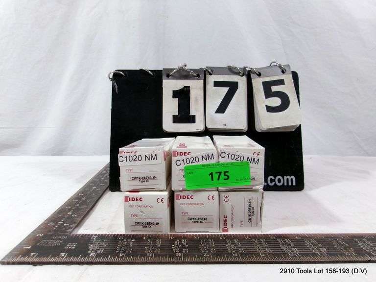 (6) COUNT IDEC CW SERIES 3-POSITION MAINTAINED KEY SWITCH