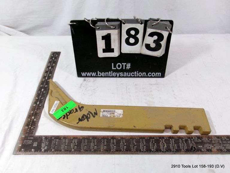 RIPPER SHANK FOR A MOTOR GRADER