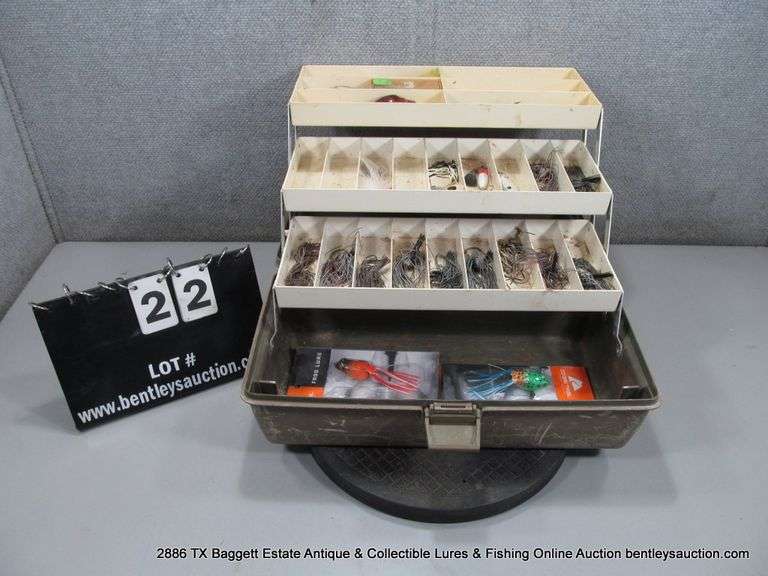 ADVENTURER TACKLE BOX W/ ASSORTED TACKLE & LURES