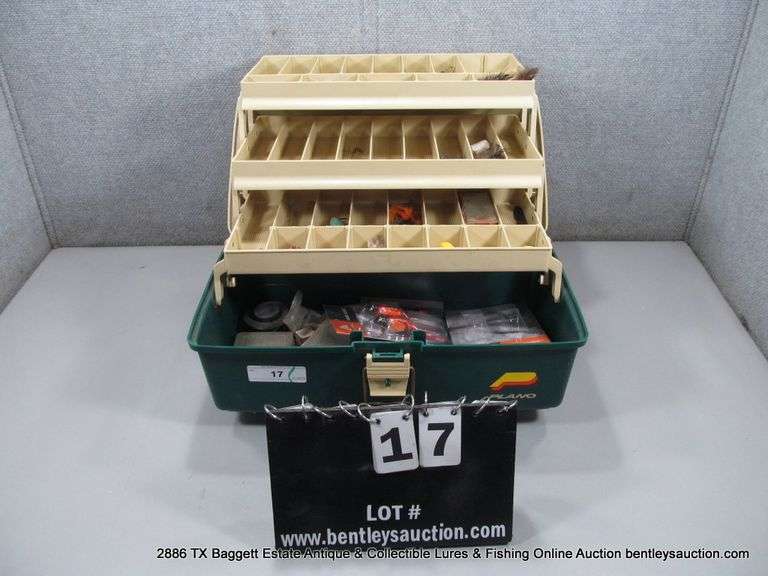 PLANO TACKLE BOX W/ ASSORTED TACKLE & LURES