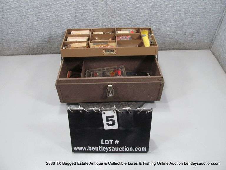 KENNEDY TACKLE BOX W/ ASSORTED TACKLE & LURES