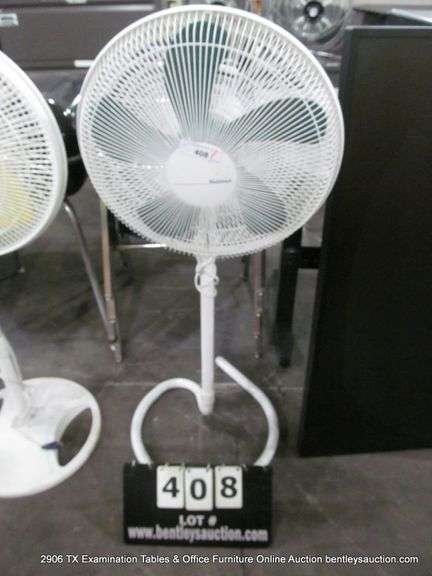 HOLMES 46" TALL WHITE OSCILLATING FAN, MODEL: HASF1516