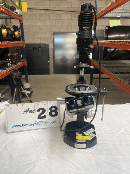 NIKON INVERTED PHASE CONTRAST MICROSCOPE