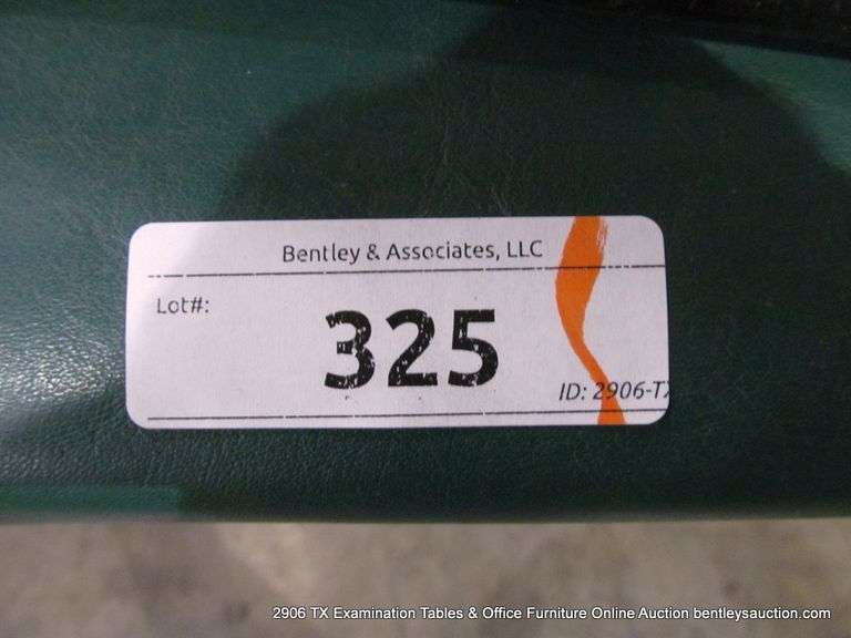 RITTER 204 MEDICAL EXAM TABLE W/ PUSH THROUGH DRAWERS