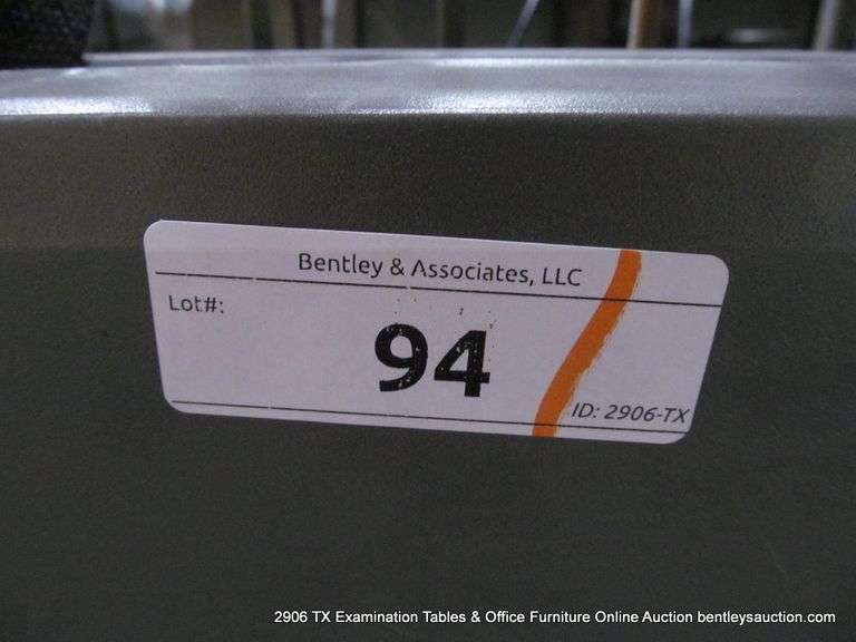 MAINTENANCE EXECUTION 60" X 28" GRAY POLY FOLDING TABLE