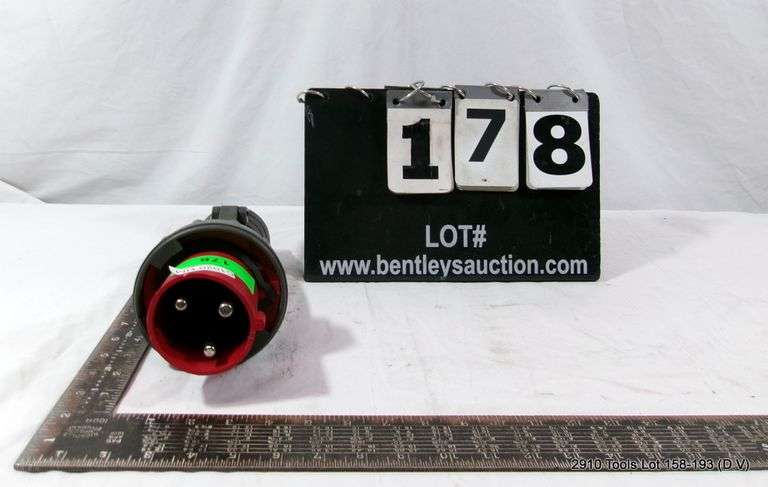 LEGRAND-PASS & SEYMOUR PS430P7 W/ PIN AND SLEEVE PLUG