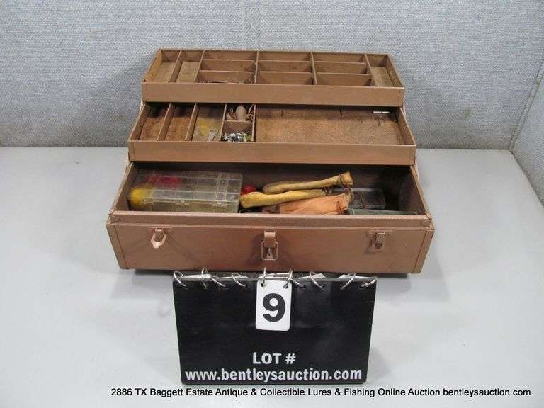 KENNEDY TACKLE BOX W/ ASSORTED TACKLE & LURES