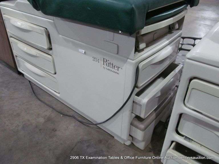 RITTER 204 MEDICAL EXAM TABLE W/ PUSH THROUGH DRAWERS