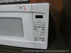 GE WHITE HOUSEHOLD MICROWAVE OVEN MODEL: JES2051DN4WW