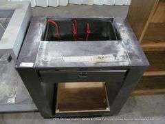 GRAY MOBILE WORK STATION 28-1/2" X 20" X 31-1/2, LIGHT GRAY UTILITY CART 37" X 21-1/2" X 34" (2X MON