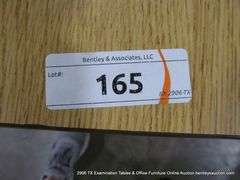 ADJUSTABLE HEIGHT LIGHT WOOD LAMINANT SCHHOL TABLE, 3' X 3' X 27"