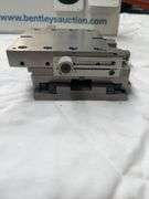 MANUAL LINEAR TRANSLATION STAGE