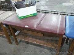 MEDICAL EXAM/MASSAGE TABLE W/ DRAWER