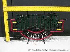 SOUTHPAW SMALL, 26" X 15"