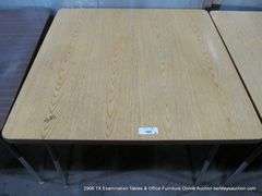ADJUSTABLE HEIGHT LIGHT WOOD LAMINANT SCHHOL TABLE, 3' X 3' X 27"