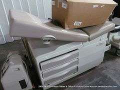 MIDMARK RITTER 204 MEDICAL EXAMINATION TABLE