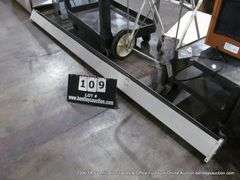 TARGO 8-1/2' LONG HANG-UP PROJECTOR SCREEN