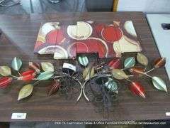 LOT: WALL DÉCOR W/ CANDLE HOLDER