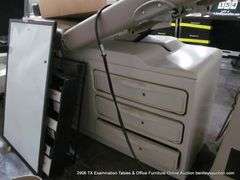 MIDMARK RITTER 204 MEDICAL EXAMINATION TABLE