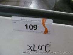 TARGO 8-1/2' LONG HANG-UP PROJECTOR SCREEN